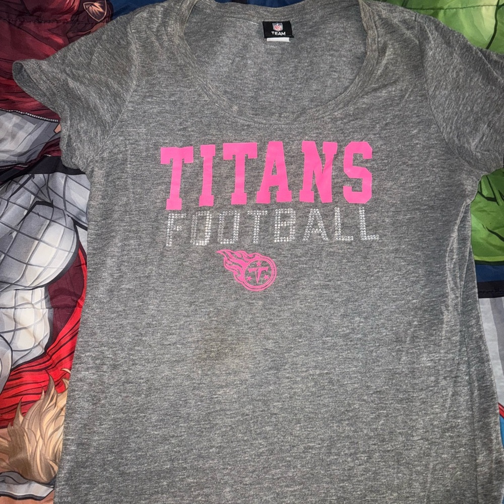 Titans Football Gray and Pink T-Shirt